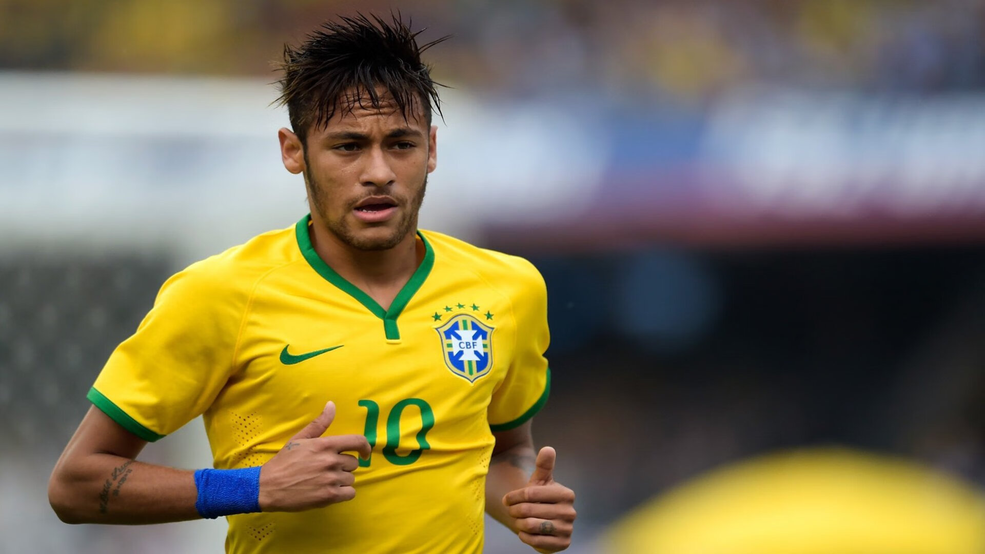 国足集中训练强化配合默契提升整体作战能力，国足训练视频集锦